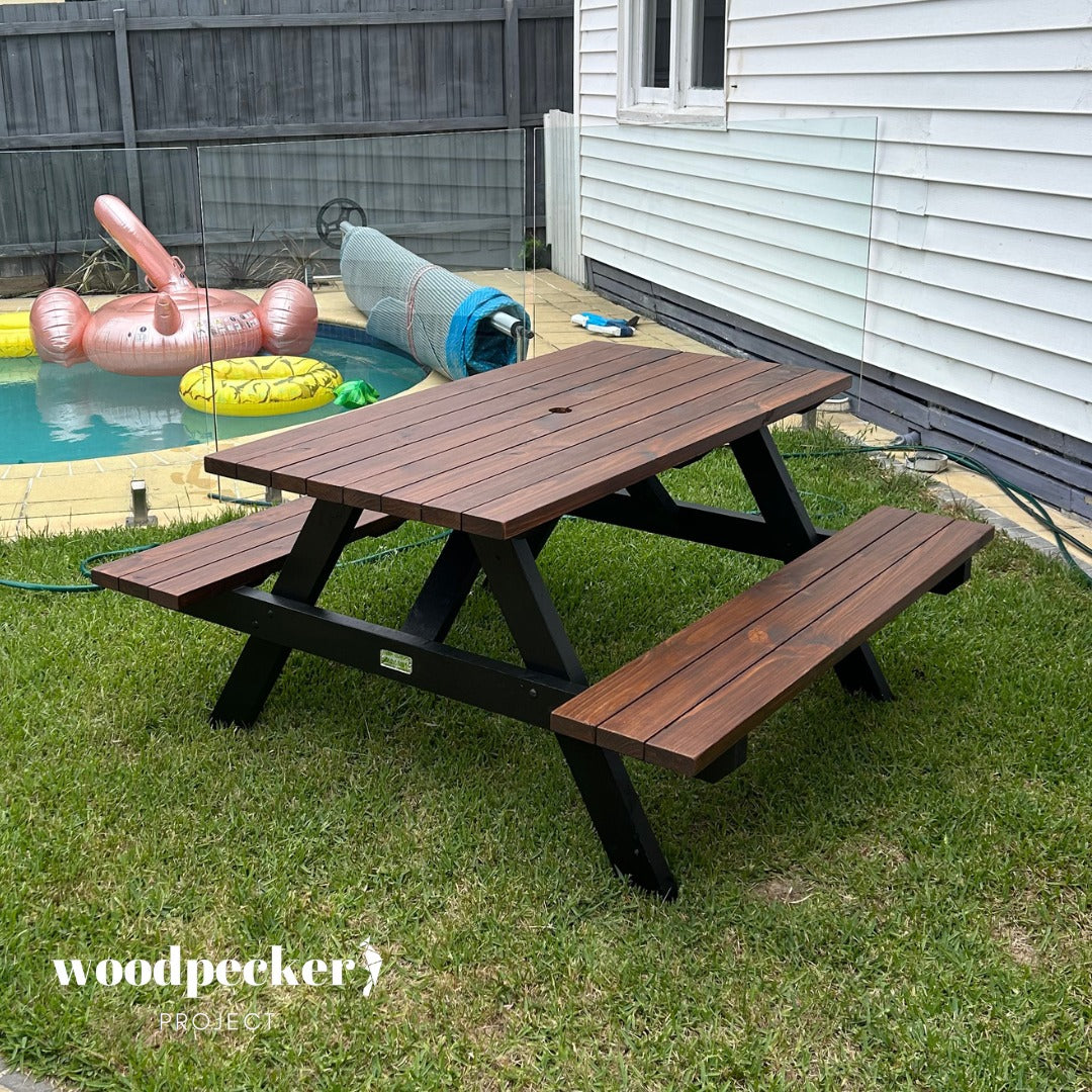 Professional outdoor seating: picnic tables for business premises
