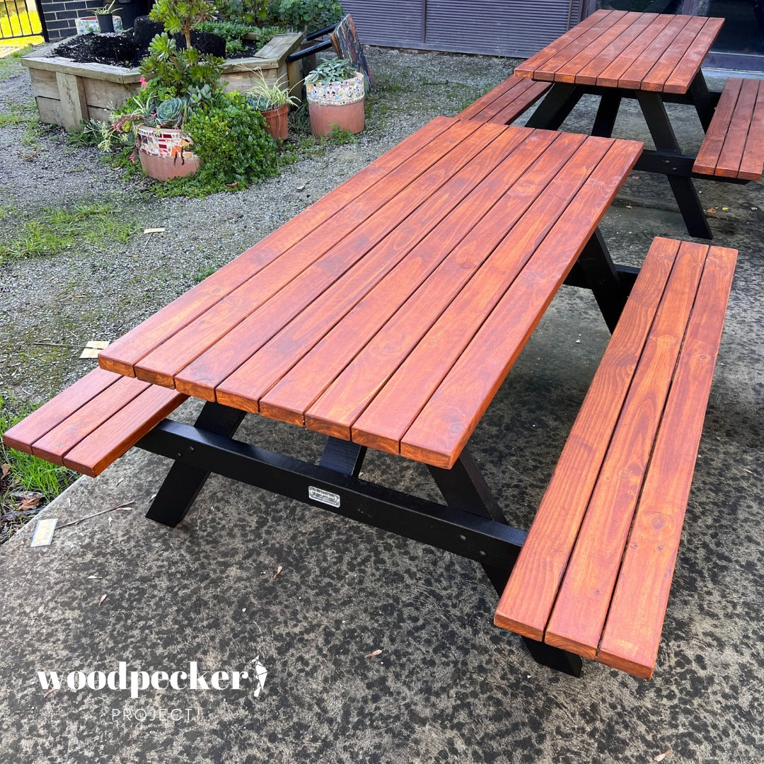 Picnic tables for outdoor meetings and team collaborations